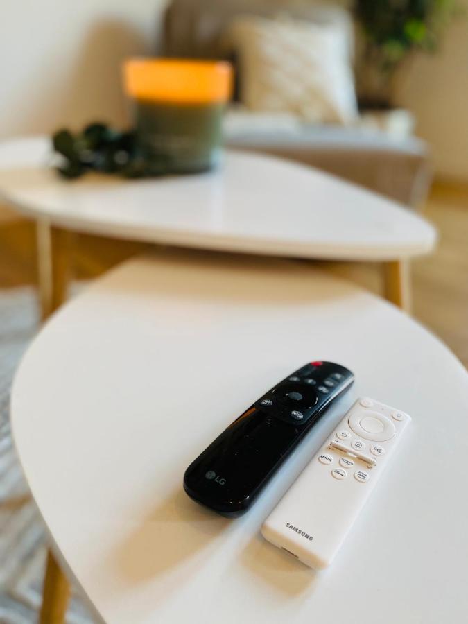 Home Cinema - Balcony - Wi-Fi & Streams Magdeburg Exteriör bild